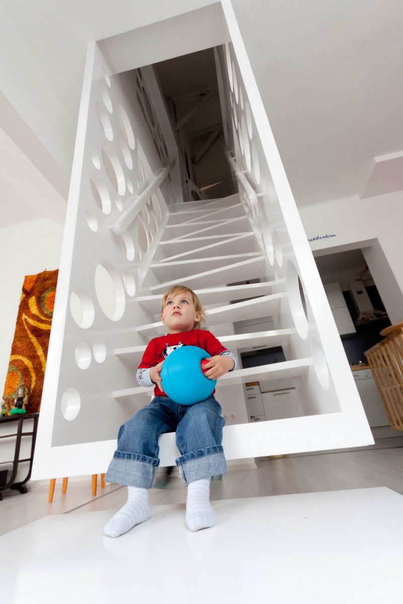 Emmental-Stairs-Apartment-10-800x1199