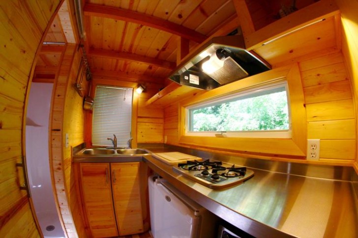 Orange-Tiny-Home-by-Vagavond-e1396890216706