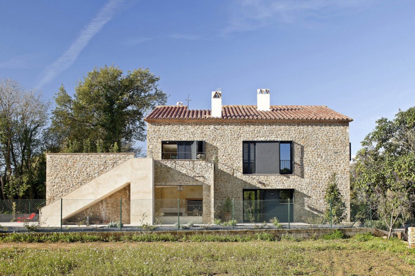 Private-House-Emporda-02-850x566