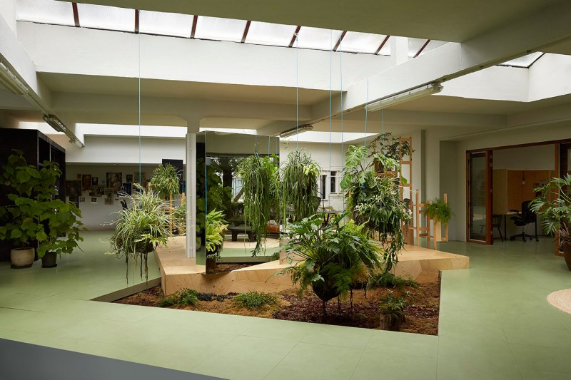 Random-Studio-Office-02-800x533