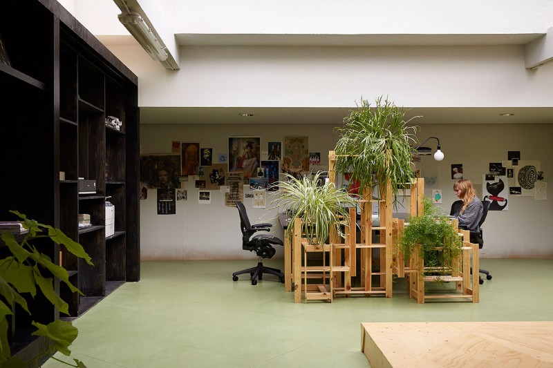 Random-Studio-Office-04-800x533