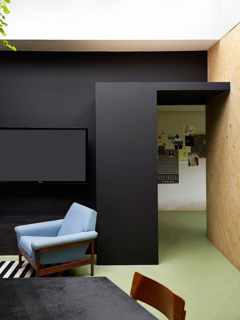 Random-Studio-Office-07-800x1066