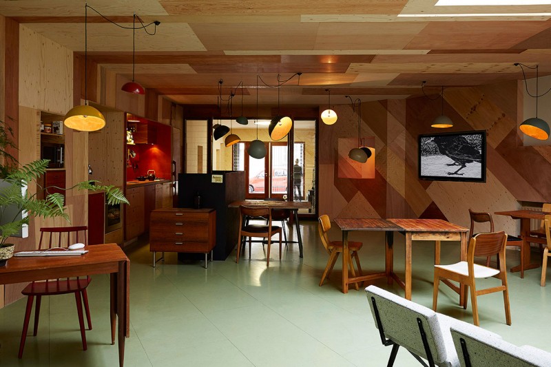 Random-Studio-Office-08-800x533