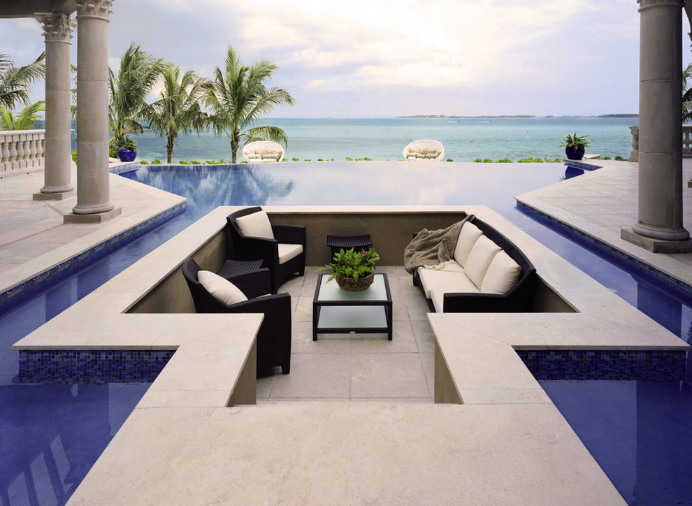 Sunken-seating-in-pool