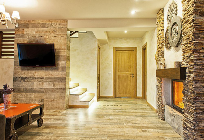 small cottage house with natural decorating20