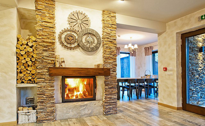 small cottage house with natural decorating21