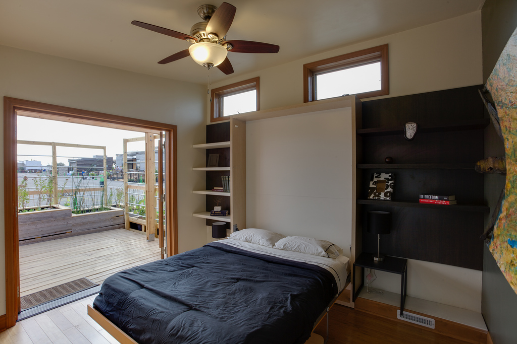 solar-energy-saving-compact-mini-house-11