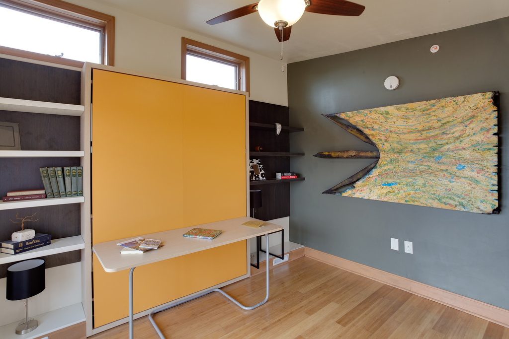solar-energy-saving-compact-mini-house-13