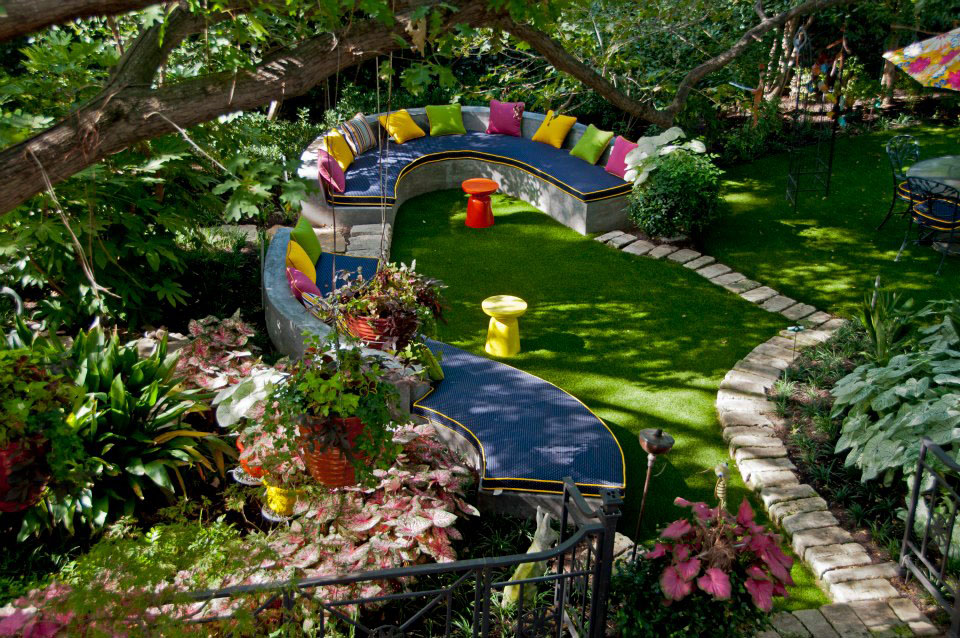 Colorful-Private-Garden-Retreat-2