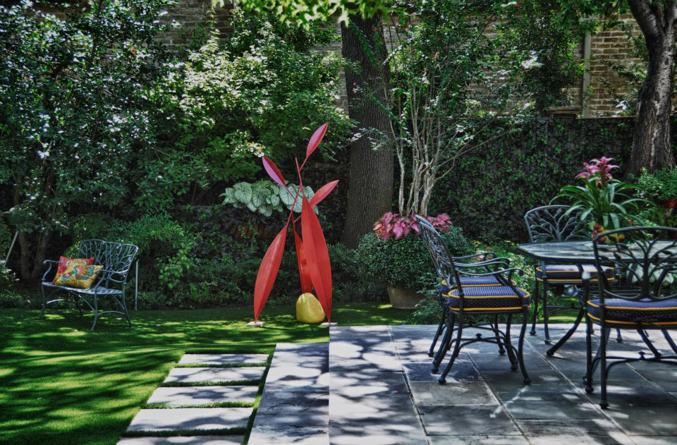 Colorful-Private-Garden-Retreat-5