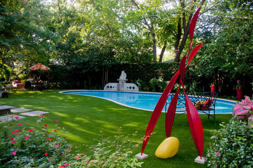 Colorful-Private-Garden-Retreat-6