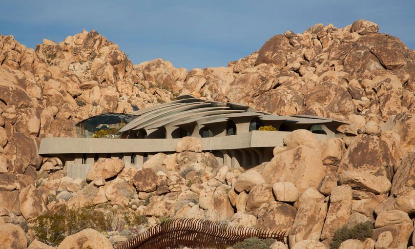 The-Desert-House-01