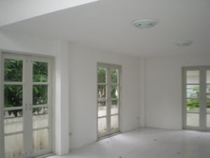 R10578670-8