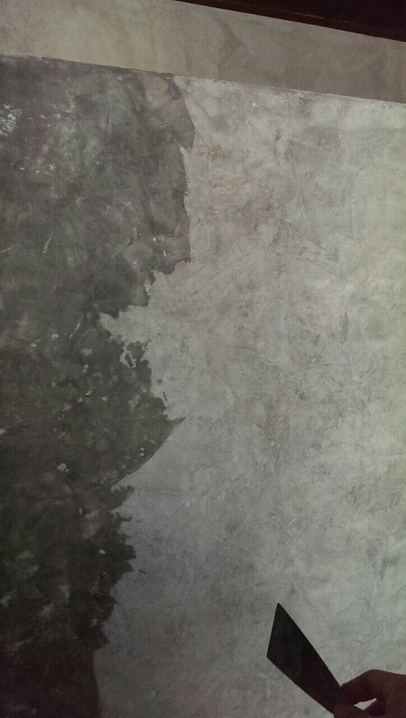 047