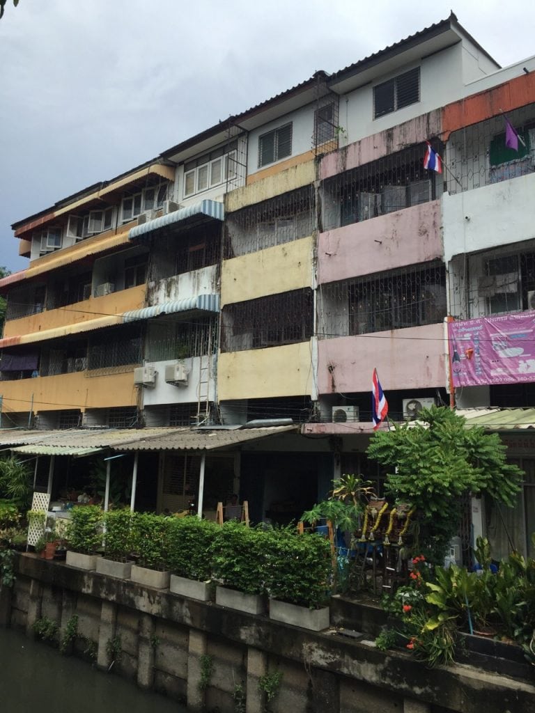 Renovate ตึกแถวเก่ารุ่นคุณปู่ให้สวยทันสมัยสไตล์ Loft