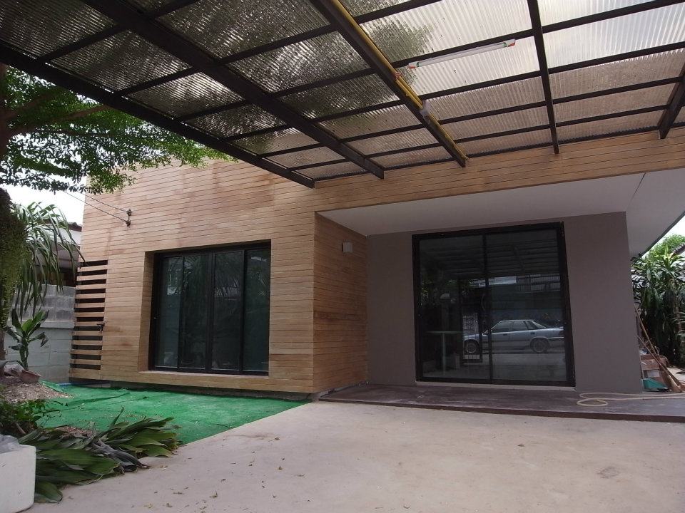 ไอเดียปรับปรุงบ้านชั้นเดียวหลังเก่าให้สวยงามและดูร่มรื่น19