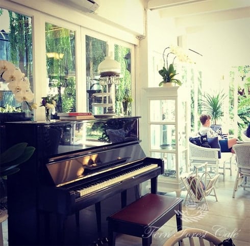 รีโนเวทบ้านไม้อายุ 40 กว่าปีให้เป็นร้านกาแฟ-32-min