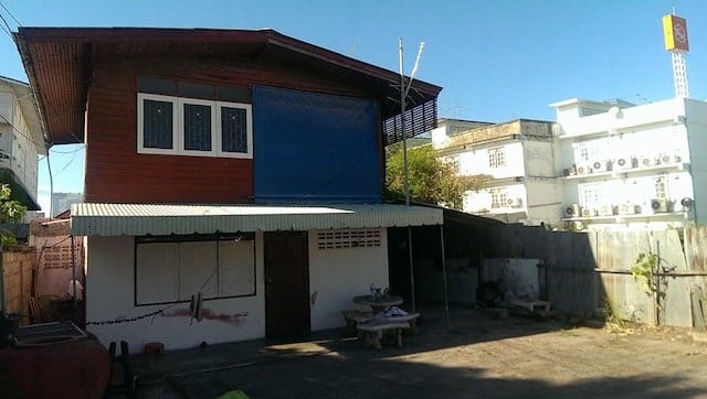 รีโนเวทบ้านครึ่งไม้ครึ่งปูนเป็นร้านกาแฟ-01