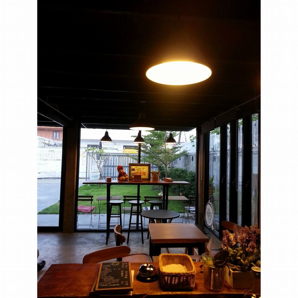 รีโนเวทบ้านครึ่งไม้ครึ่งปูนเป็นร้านกาแฟ-03