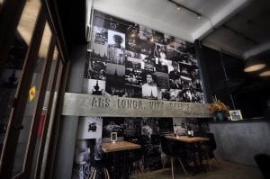 รีโนเวทตึกเก่าเป็นร้านอาหารสุดโมเดิร์น