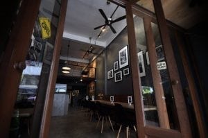 รีโนเวทตึกเก่าเป็นร้านอาหารสุดโมเดิร์น