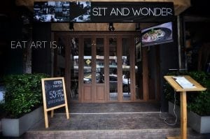 รีโนเวทตึกเก่าเป็นร้านอาหารสุดโมเดิร์น