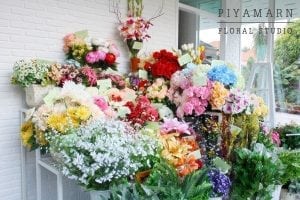 เปลี่ยนโรงรถเก่าพ่อให้เป็นร้านดอกไม้ของลูก10-min